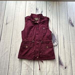 Women Cargo Vest Sz Small Sleeveless Pockets Burgundy Faux Fur Lined